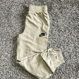 Nike Swish Pants Khaki Size (5-6)
